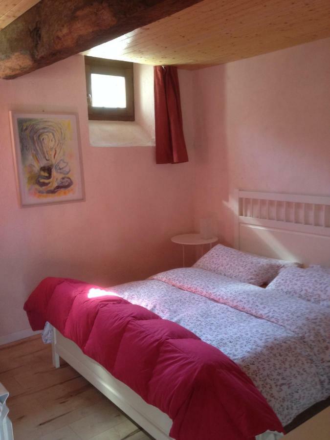 Bed and Breakfast La Tana Del Ghiro Porto Valtravaglia Exterior foto